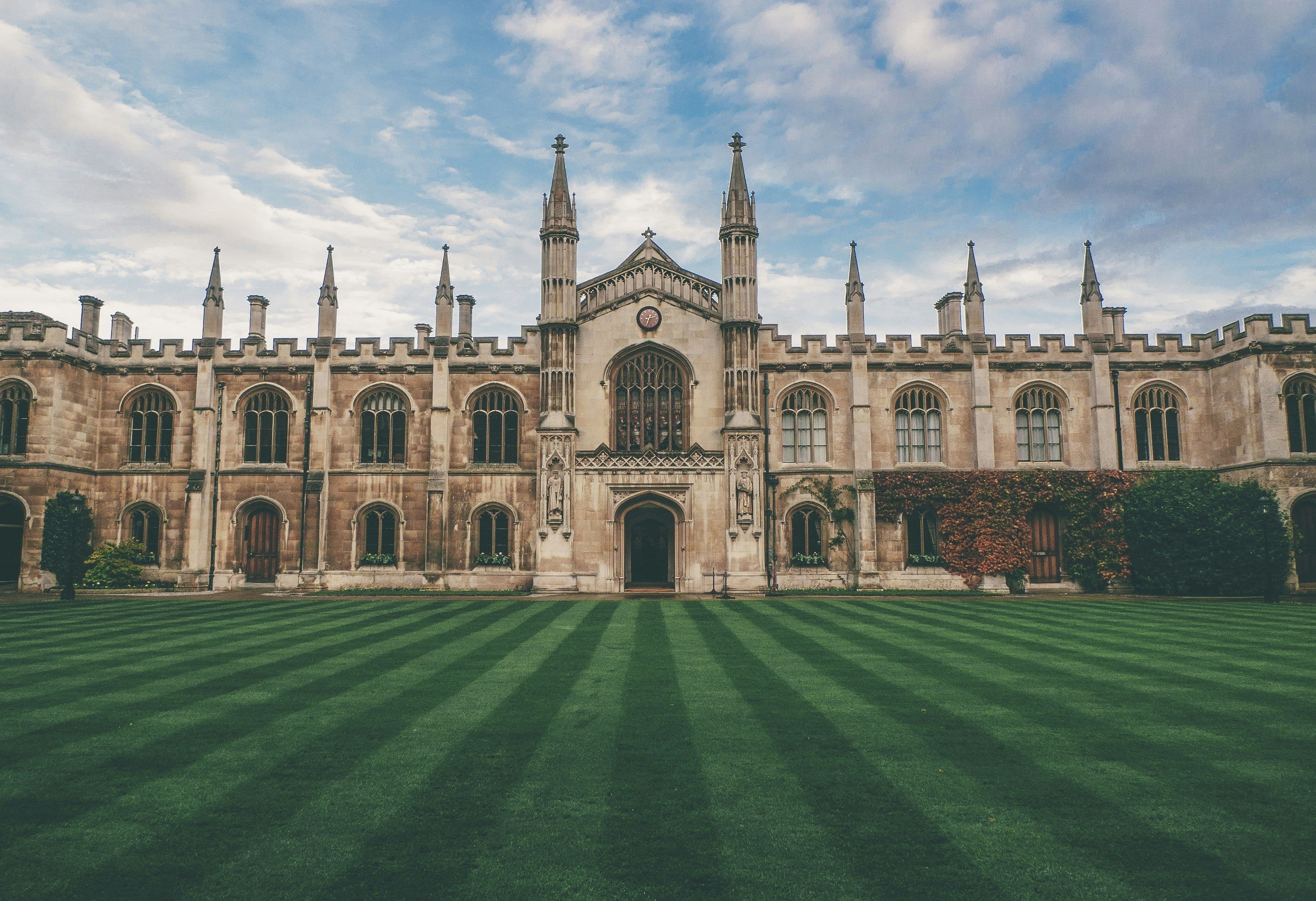 Cover image for University Announces New State-of-the-Art Library Wing